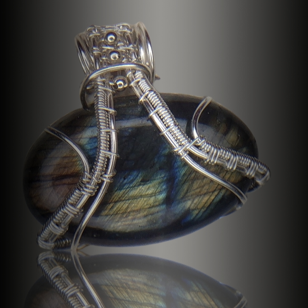 Labradorite n necklace pendant. Handmade.
